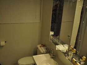 GuestBath_2807.jpg