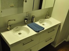 GuestBath_2823.jpg