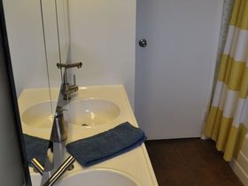 GuestBath_2850.jpg