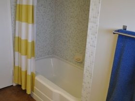 GuestBath_2853.jpg